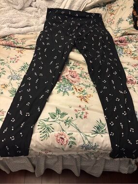 LuLaRoe Black Leggings with White Music Note Print
